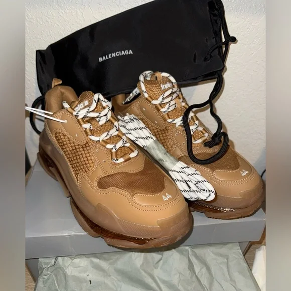Balenciaga Camel Chunky Sneakers - Picture 2 of 5
